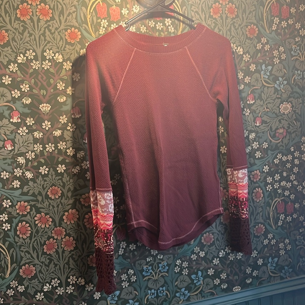 Maroon free people thermal with net sleeves Xsmall